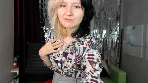 Snapshot of girl_next_doorr chatting on January 2025 06:24:01 PM girl_next_doorr online show from January 2025 06:24:01 PM