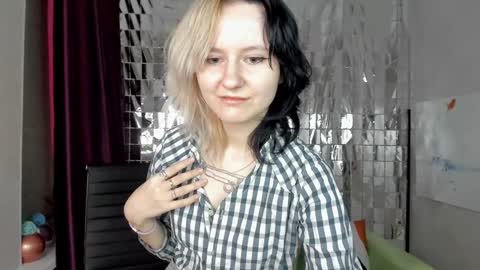 Snapshot of girl_next_doorr chatting on January 2025 12:01:01 PM girl_next_doorr online show from January 2025 12:01:01 PM