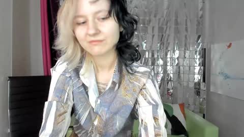 Snapshot of girl_next_doorr chatting on January 2025 12:54:02 PM girl_next_doorr online show from January 2025 12:54:02 PM