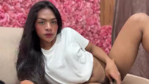 queen ronna online show from September 2025 01:44:02 PM