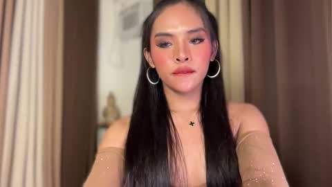 queen ronna online show from May 2026 02:45:01 PM