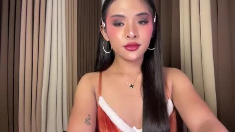 queen ronna online show from May 2026 08:01:01 AM