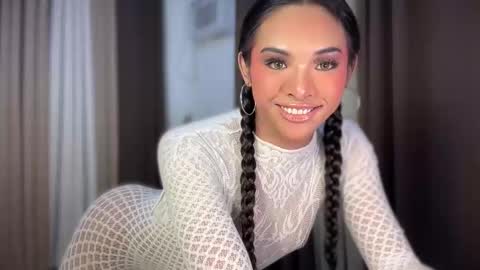 queen ronna online show from June 2026 04:33:02 PM