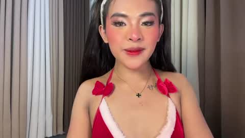 queen ronna online show from June 2026 05:42:02 AM