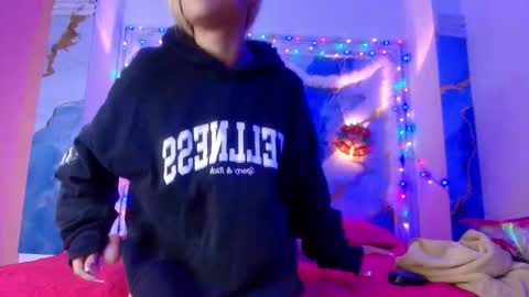 Snapshot of girls_from_medellin chatting on December 2025 03:26:02 AM eleanor and celeste online show from December 2025 03:26:02 AM