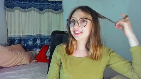 Snapshot of girlsativa chatting on December 2024 04:11:01 AM Maze Thumbs up online show from December 2024 04:11:01 AM