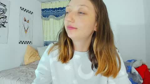 Snapshot of girlsativa chatting on December 2024 02:04:01 AM Maze Thumbs up online show from December 2024 02:04:01 AM
