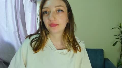 Snapshot of girlsativa chatting on January 2025 12:08:01 PM Maze Thumbs up online show from January 2025 12:08:01 PM