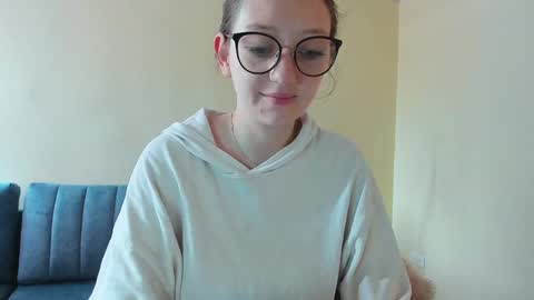 Snapshot of girlsativa chatting on January 2025 04:00:01 PM Maze Thumbs up online show from January 2025 04:00:01 PM