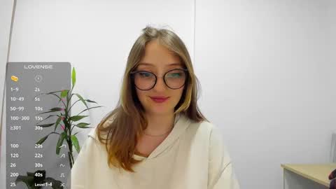 Snapshot of girlsativa chatting on March 2025 02:57:02 AM Maze Thumbs up online show from March 2025 02:57:02 AM