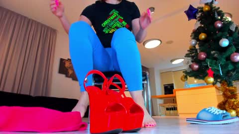Snapshot of girlsquirts_ chatting on December 2024 04:01:02 AM GIRLSQUIRTS FOLLOW ME online show from December 2024 04:01:02 AM