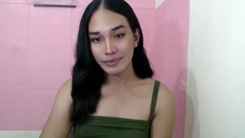 Snapshot of girlthatuneedxxx chatting on December 2024 09:01:01 PM Rhaine online show from December 2024 09:01:01 PM