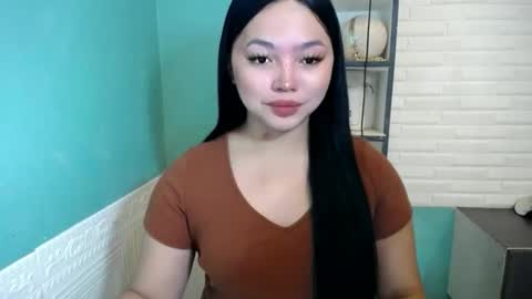 Rhaine online show from February 2026 05:44:01 PM