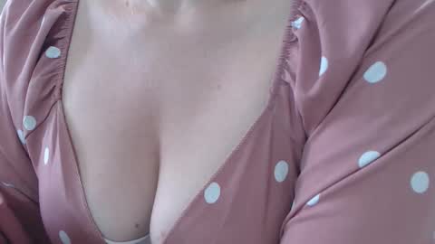 Snapshot of girlvictoria chatting on November 2025 01:01:01 PM Victoria online show from November 2025 01:01:01 PM