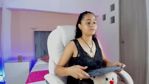 GISELLE ROLDAN online show from September 2025 03:39:02 AM