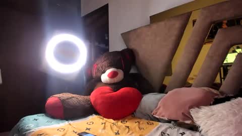 Snapshot of giselreyes1 chatting on December 2025 08:48:02 PM . Gisel Reyes . online show from December 2025 08:48:02 PM