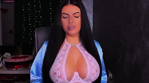 Snapshot of giulyalust chatting on October 2025 09:02:02 PM Giulia online show from October 2025 09:02:02 PM