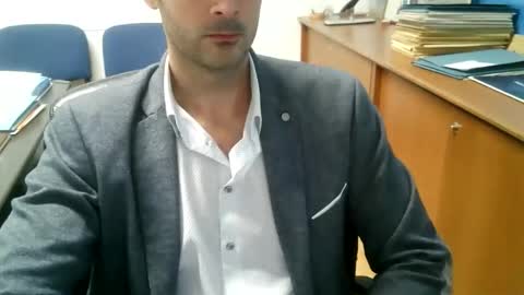 giuseppevai1 online show from October 2025 05:57:02 PM