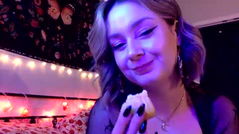 Snapshot of givemesweetdreams chatting on January 2025 03:48:01 AM givemesweetdreams online show from January 2025 03:48:01 AM