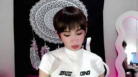 Snapshot of givemethrillx chatting on February 2025 04:04:01 AM givemethrillx online show from February 2025 04:04:01 AM