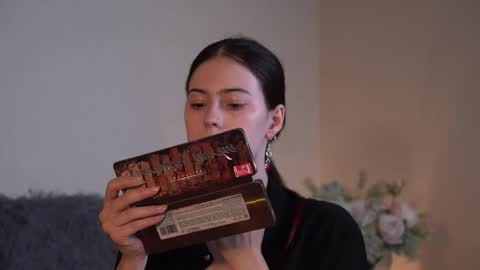 Snapshot of gizefto chatting on September 2025 11:36:01 AM Agness online show from September 2025 11:36:01 AM