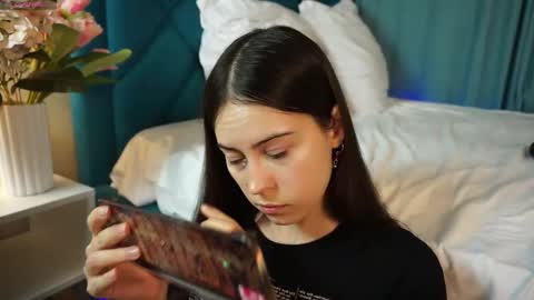 Agness online show from December 2025 02:45:02 PM