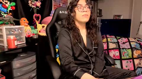 glaceon9 online show from October 2025 05:43:02 PM