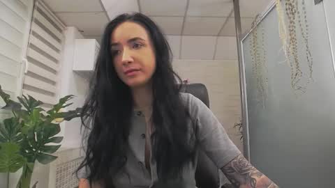       online show from December 2025 04:28:02 AM