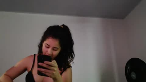 Snapshot of gley_ chatting on June 2026 12:05:01 AM Gley online show from June 2026 12:05:01 AM