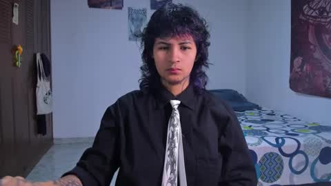 Snapshot of glitch_doll chatting on November 2025 12:49:01 PM NYX online show from November 2025 12:49:01 PM