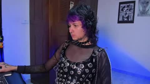 Snapshot of glitch_doll chatting on November 2025 03:44:01 PM NYX online show from November 2025 03:44:01 PM