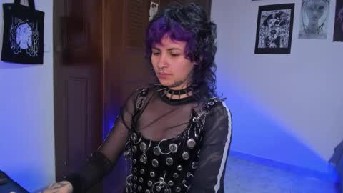 Snapshot of glitch_doll chatting on November 2025 03:56:02 PM NYX online show from November 2025 03:56:02 PM