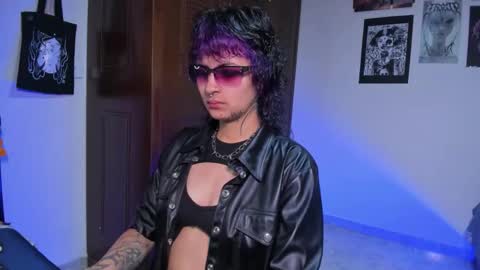 Snapshot of glitch_doll chatting on November 2025 03:13:02 PM NYX online show from November 2025 03:13:02 PM