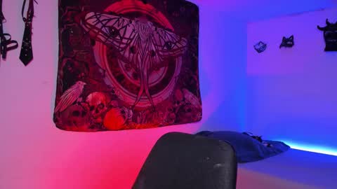 Snapshot of glitch_doll chatting on March 2026 09:19:01 PM NYX online show from March 2026 09:19:01 PM