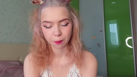 Snapshot of glitchy_doll chatting on March 2026 03:11:01 AM Sara online show from March 2026 03:11:01 AM