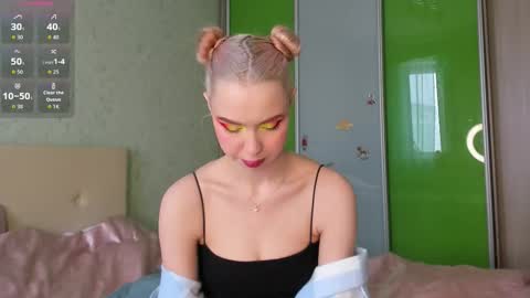 Snapshot of glitchy_doll chatting on March 2026 03:46:02 AM Sara online show from March 2026 03:46:02 AM