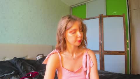 Snapshot of glitchy_doll chatting on May 2026 05:36:01 AM Sara online show from May 2026 05:36:01 AM
