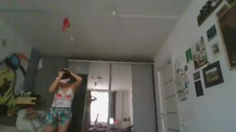 Snapshot of glitter_doll chatting on January 2025 09:59:01 AM glitter_doll online show from January 2025 09:59:01 AM