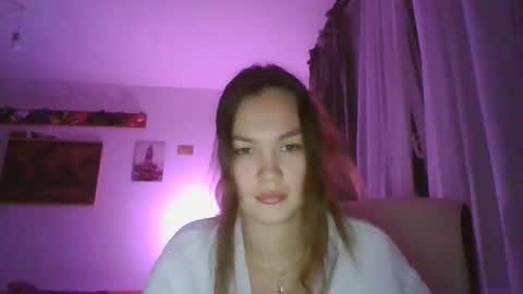 Snapshot of glitter_doll chatting on January 2025 07:00:02 PM glitter_doll online show from January 2025 07:00:02 PM