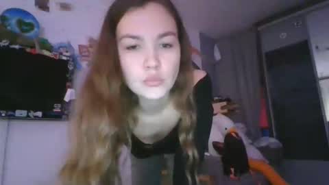 Snapshot of glitter_doll chatting on January 2025 05:15:01 PM glitter_doll online show from January 2025 05:15:01 PM