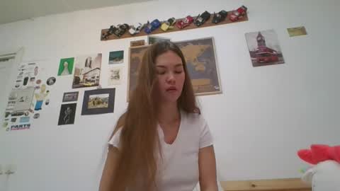 Snapshot of glitter_doll chatting on January 2025 01:22:01 PM glitter_doll online show from January 2025 01:22:01 PM