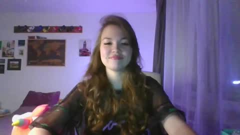Snapshot of glitter_doll chatting on January 2025 04:49:02 PM glitter_doll online show from January 2025 04:49:02 PM