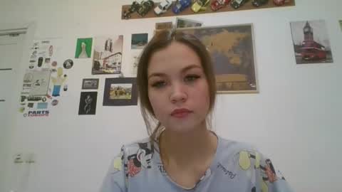 Snapshot of glitter_doll chatting on January 2025 11:06:01 AM glitter_doll online show from January 2025 11:06:01 AM