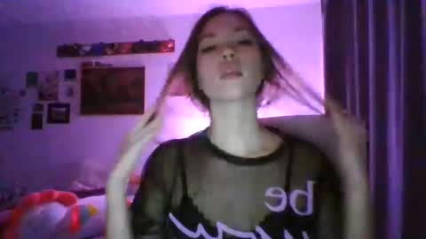 Snapshot of glitter_doll chatting on January 2025 05:56:02 PM glitter_doll online show from January 2025 05:56:02 PM