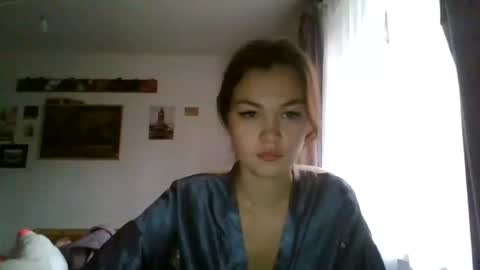 Snapshot of glitter_doll chatting on February 2025 10:43:02 AM glitter_doll online show from February 2025 10:43:02 AM