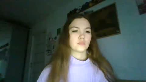 Snapshot of glitter_doll chatting on February 2025 01:43:02 PM glitter_doll online show from February 2025 01:43:02 PM