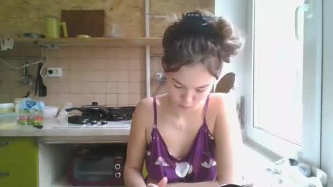 Snapshot of glitter_doll chatting on March 2025 12:37:02 PM glitter_doll online show from March 2025 12:37:02 PM