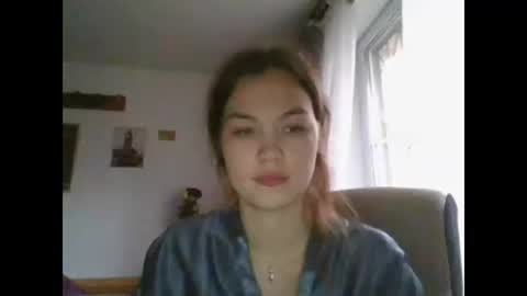Snapshot of glitter_doll chatting on March 2025 11:19:01 AM glitter_doll online show from March 2025 11:19:01 AM