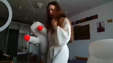 Snapshot of glitter_doll chatting on March 2025 10:43:02 AM glitter_doll online show from March 2025 10:43:02 AM