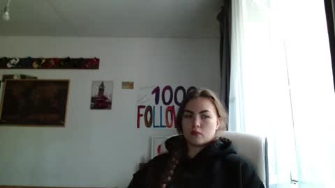 Snapshot of glitter_doll chatting on September 2025 08:15:01 AM glitter_doll online show from September 2025 08:15:01 AM